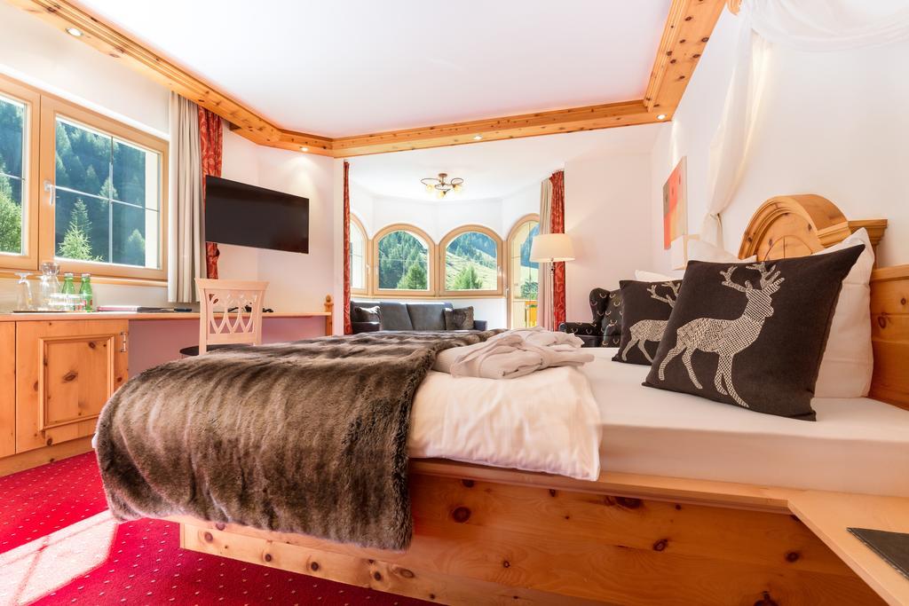 Chasa Castello Relax & Spa Замнаун Номер фото